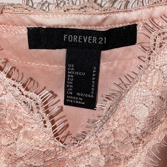 Blouse - Picture 2 of 3